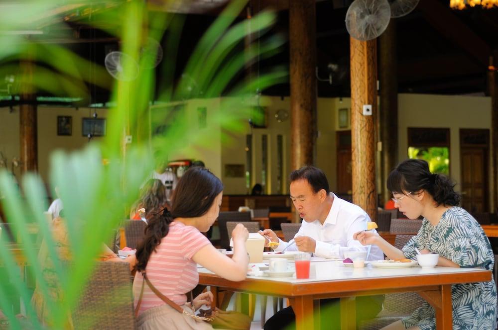 Febri'S Hotel & Spa Kuta Lombok Eksteriør billede
